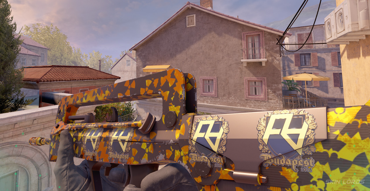 FAMAS Meltdown + 4x Rare Atom (Gold) Budapest 2025 rare atom budapest sticker crafts